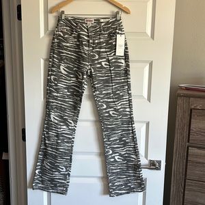 NWT GUESS DENIM JEANS PANTS SIZE 27 MSRP $118.00